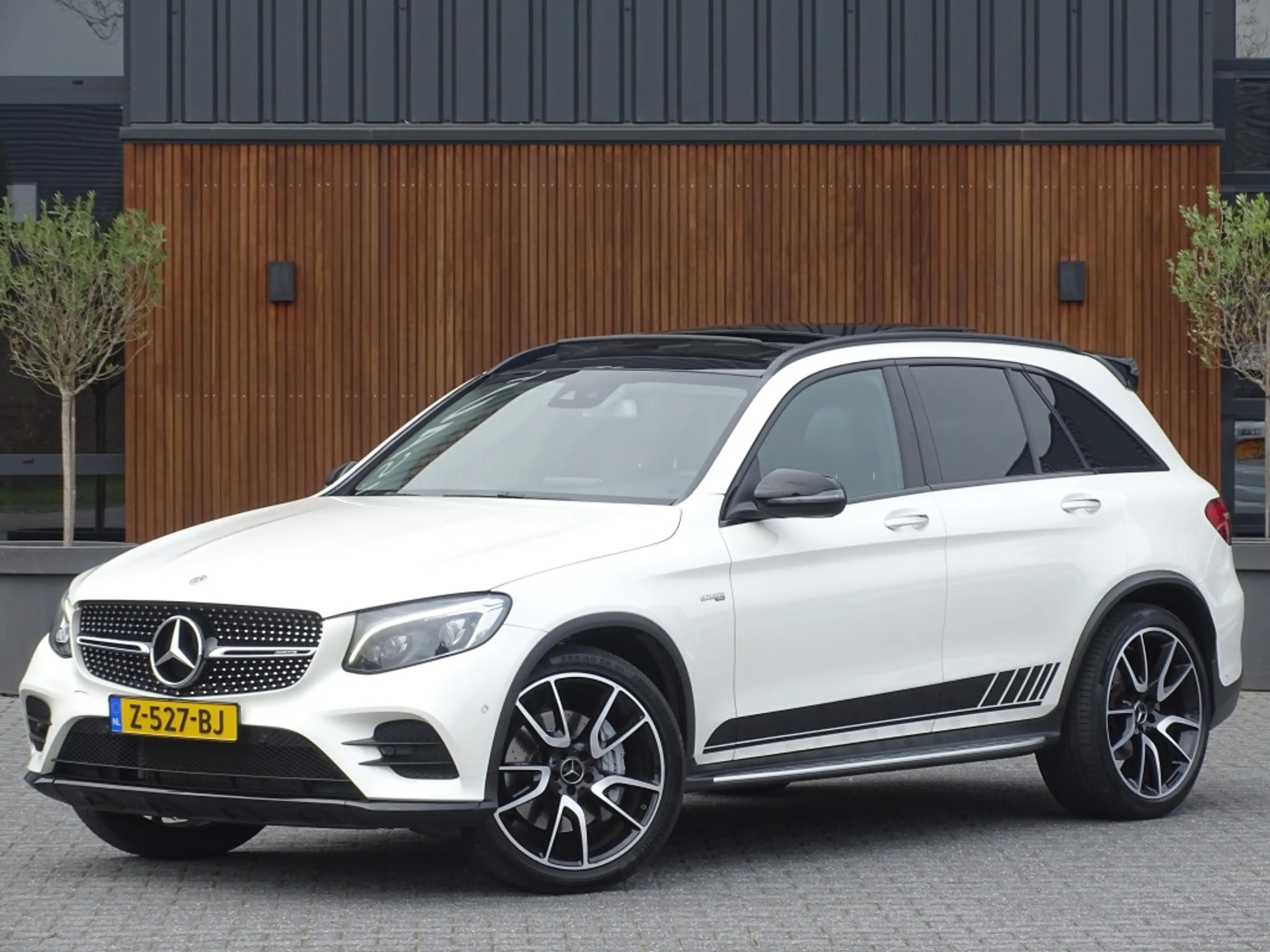 Mercedes-Benz GLC 43 AMG 368PK 4-Matic Edition 1 / pano / Burmester / LED — photo 9