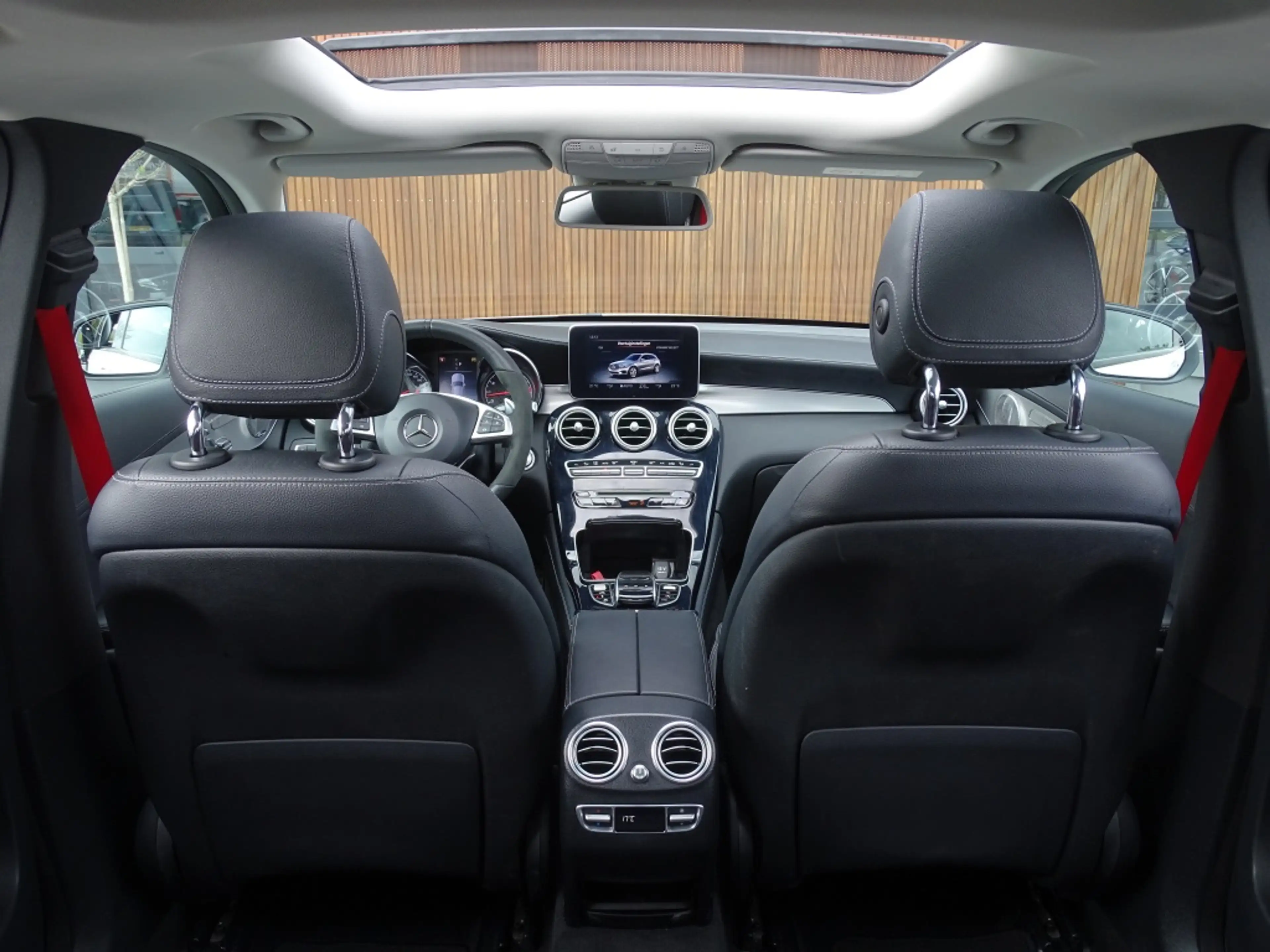 Mercedes-Benz GLC 43 AMG 368PK 4-Matic Edition 1 / pano / Burmester / LED — photo 13