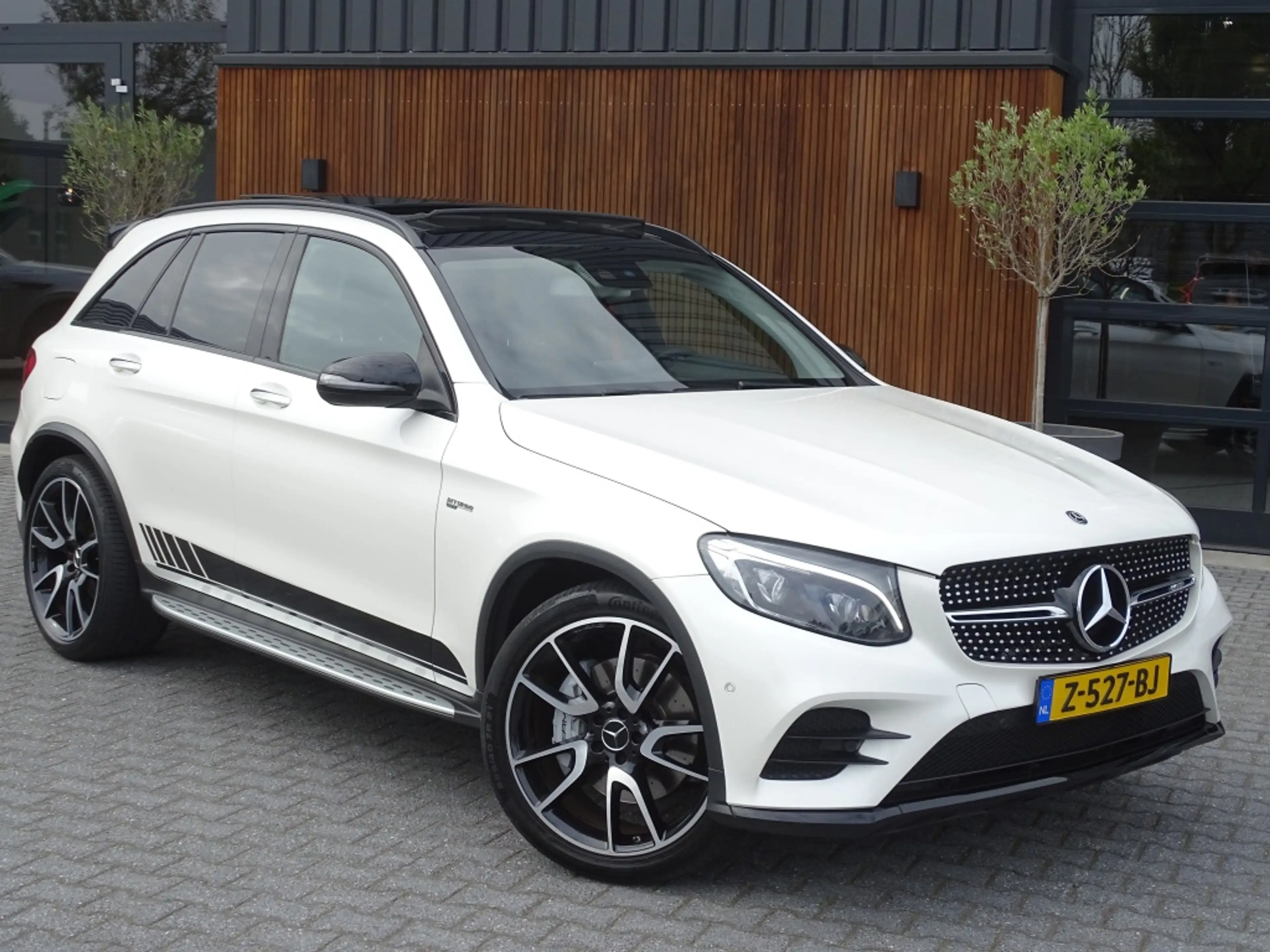 Mercedes-Benz GLC 43 AMG 368PK 4-Matic Edition 1 / pano / Burmester / LED — photo 2