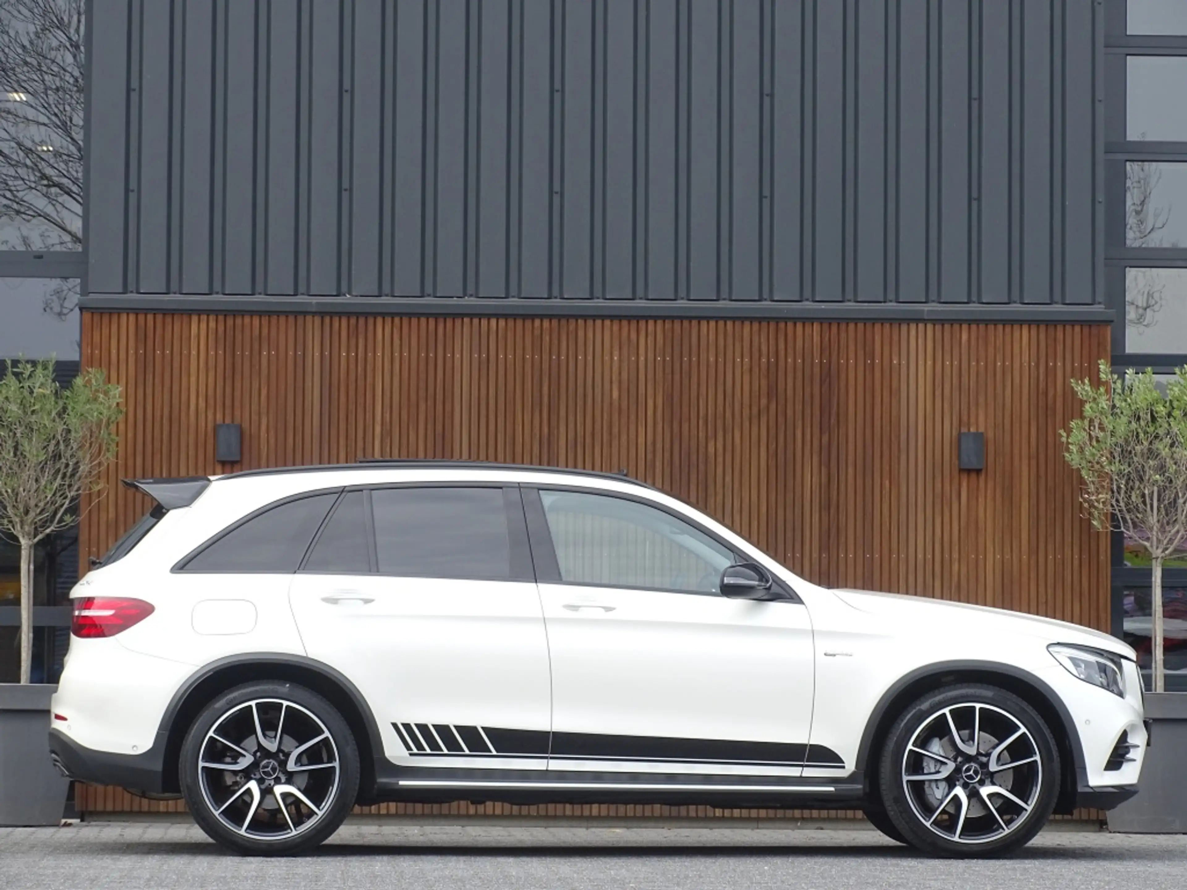 Mercedes-Benz GLC 43 AMG 368PK 4-Matic Edition 1 / pano / Burmester / LED — photo 3