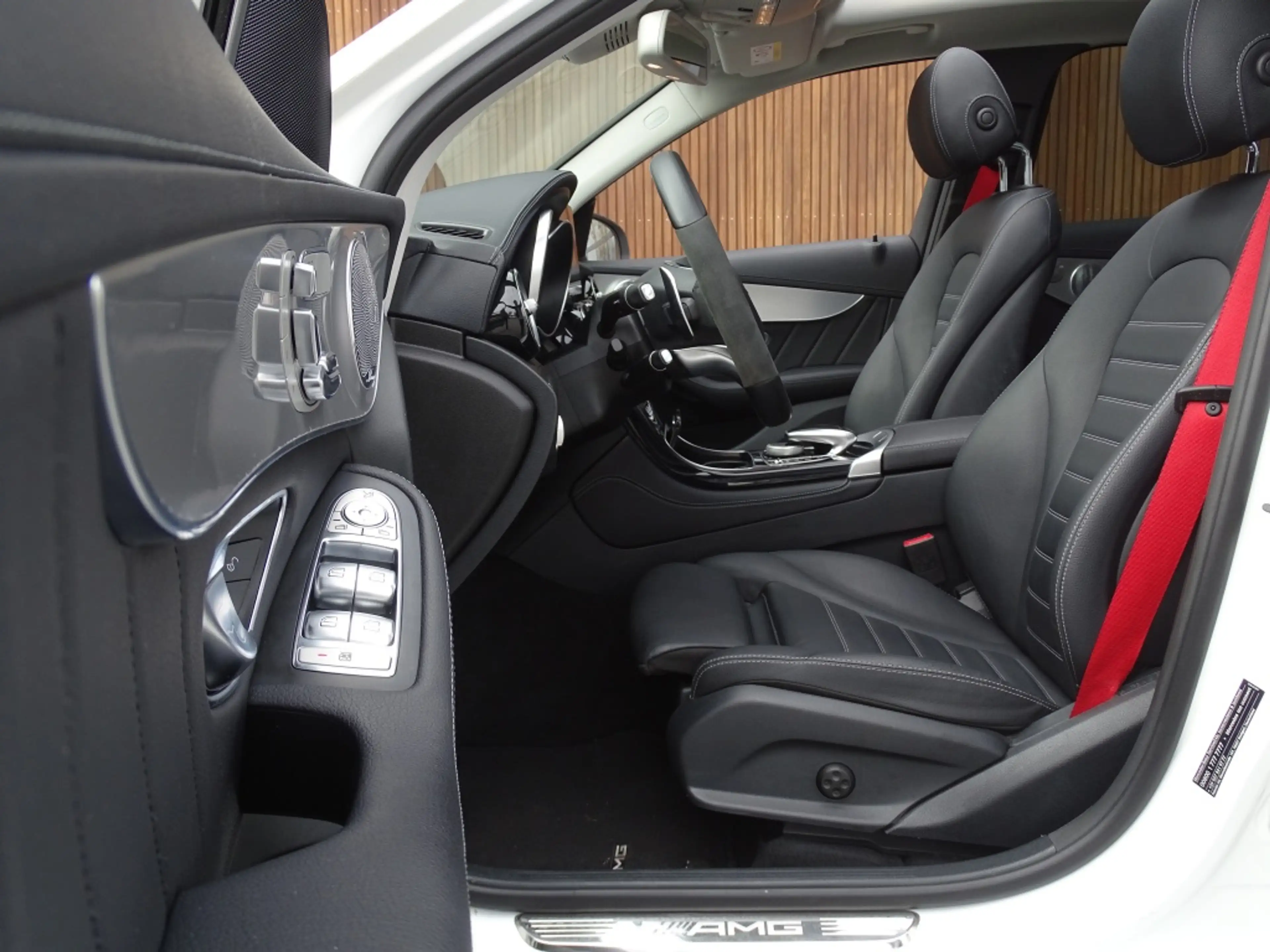 Mercedes-Benz GLC 43 AMG 368PK 4-Matic Edition 1 / pano / Burmester / LED — photo 15