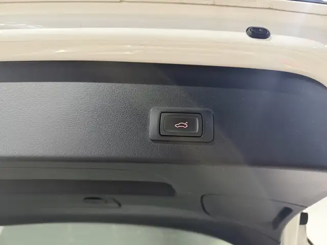 Audi A6 view 24