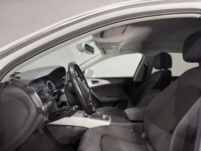 Audi A6 view 8
