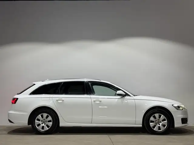 Audi A6 view 25
