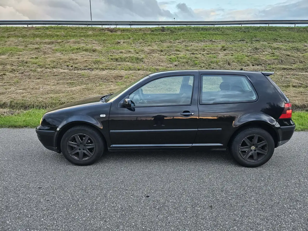 Volkswagen Golf 1.4-16V Master Edition, foto 2
