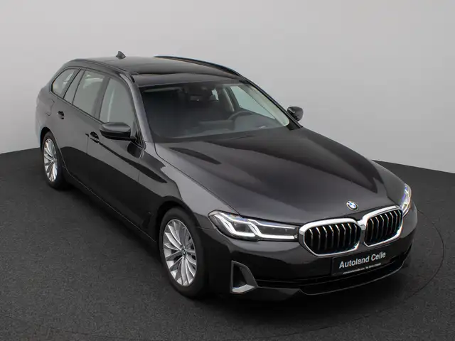 BMW 5 Series view 3