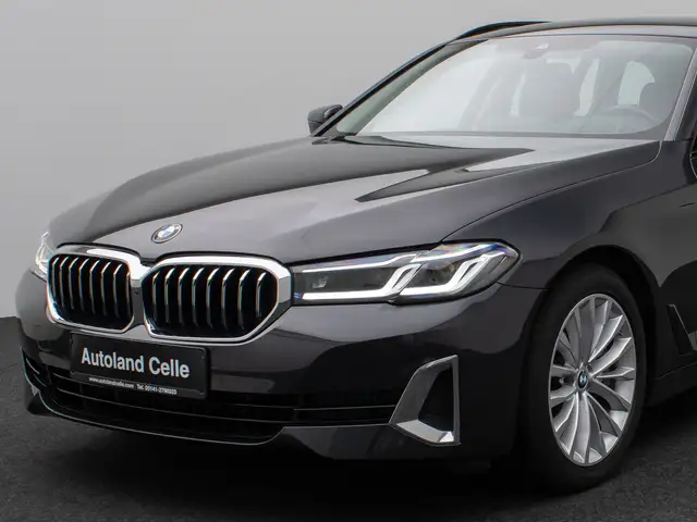 BMW 5 Series view 18