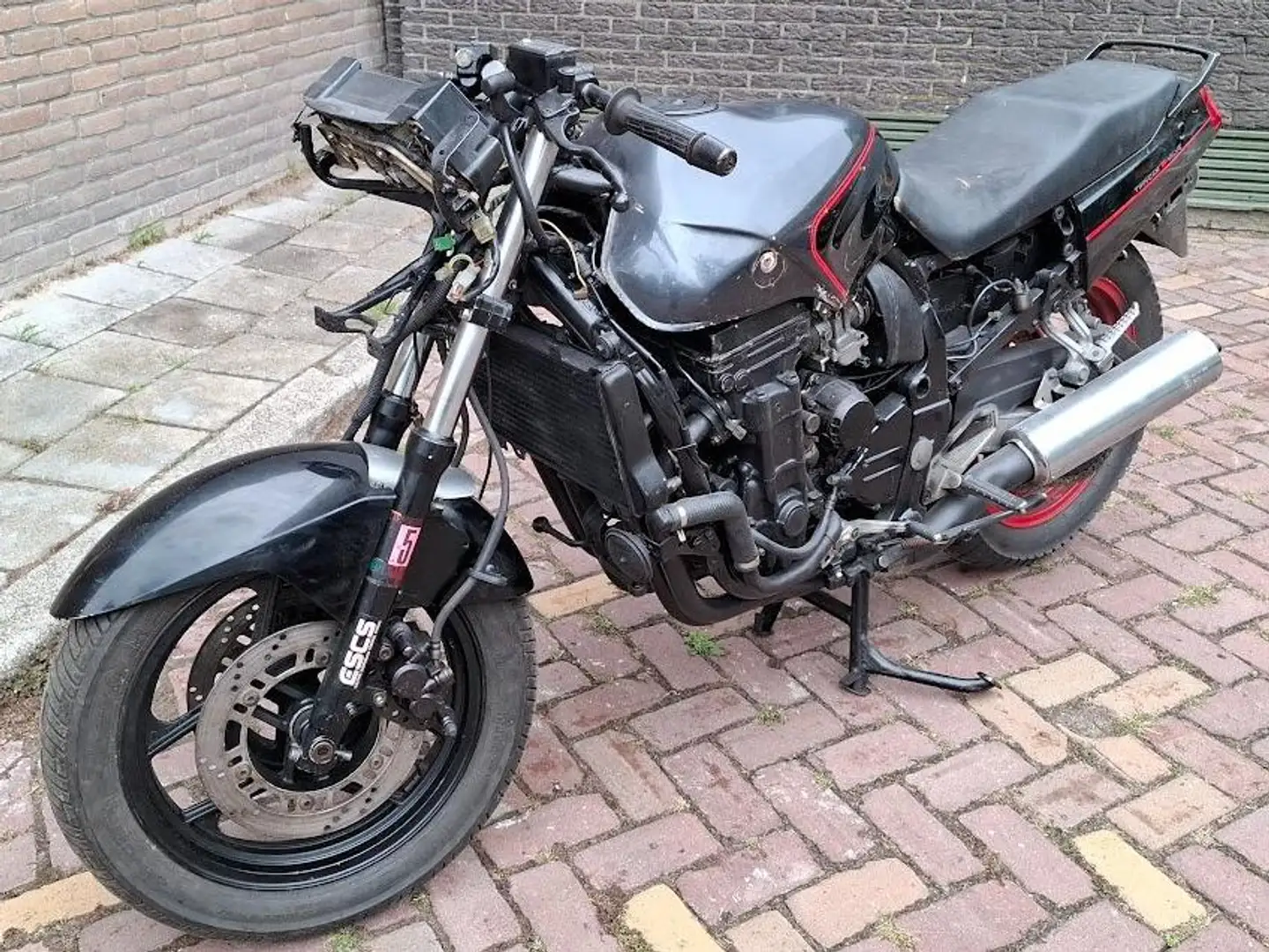 Kawasaki GPX 750 R Noir - 1