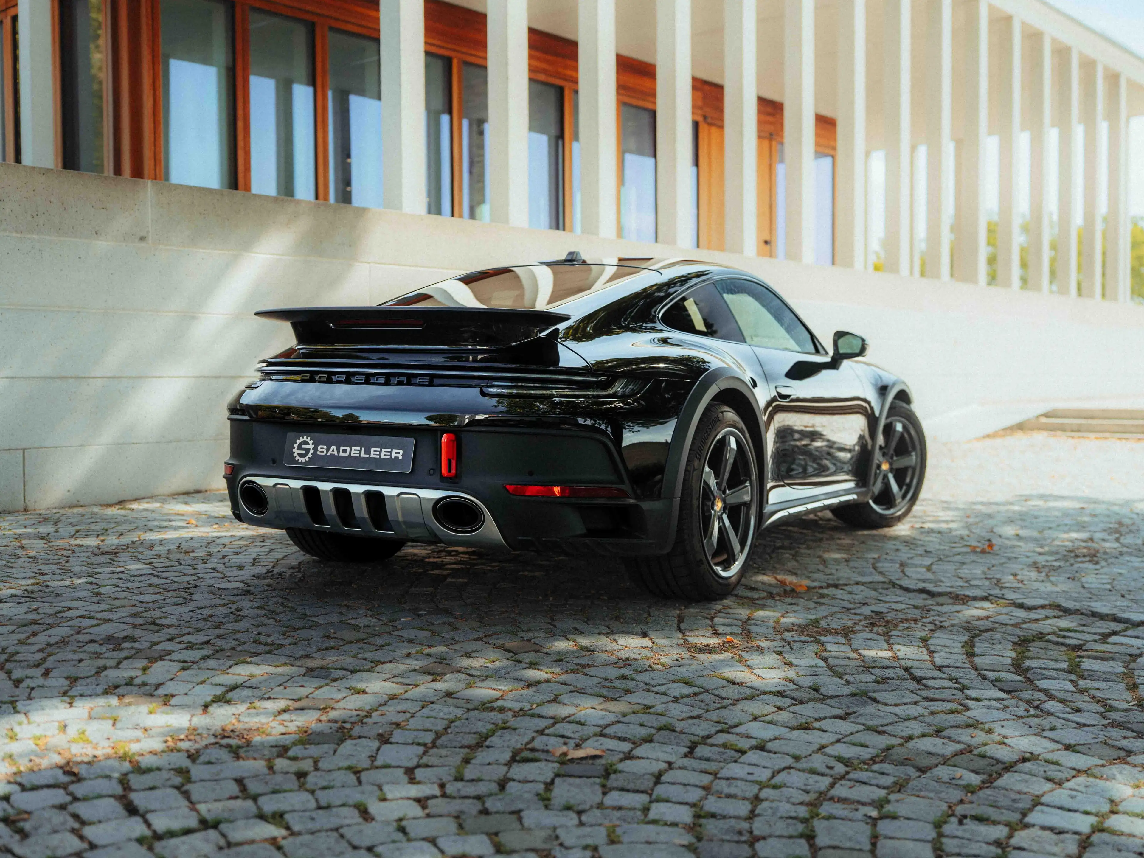 Porsche 992 Dakar - Carbon Roof, Buckets, Tartan Inserts — photo 6