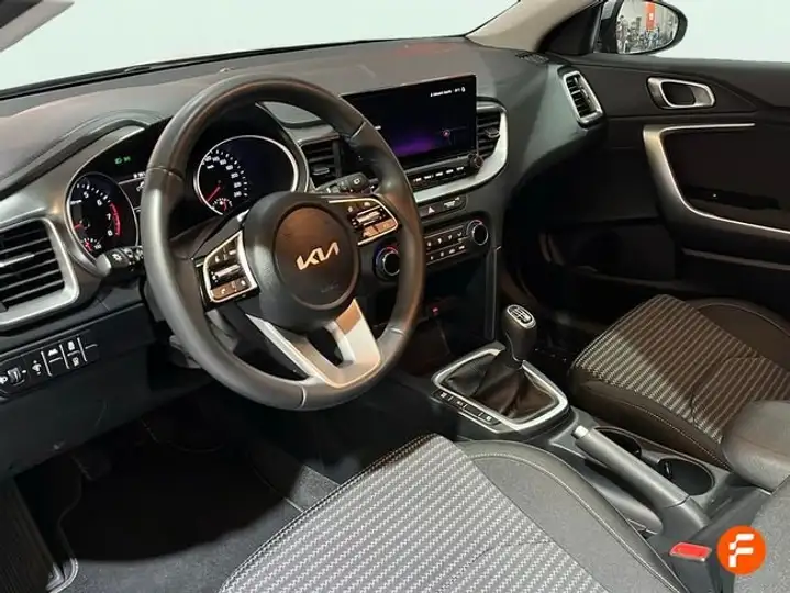 Kia XCeed 2025, foto 10
