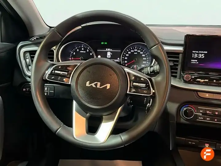 Kia XCeed 2025, foto 11