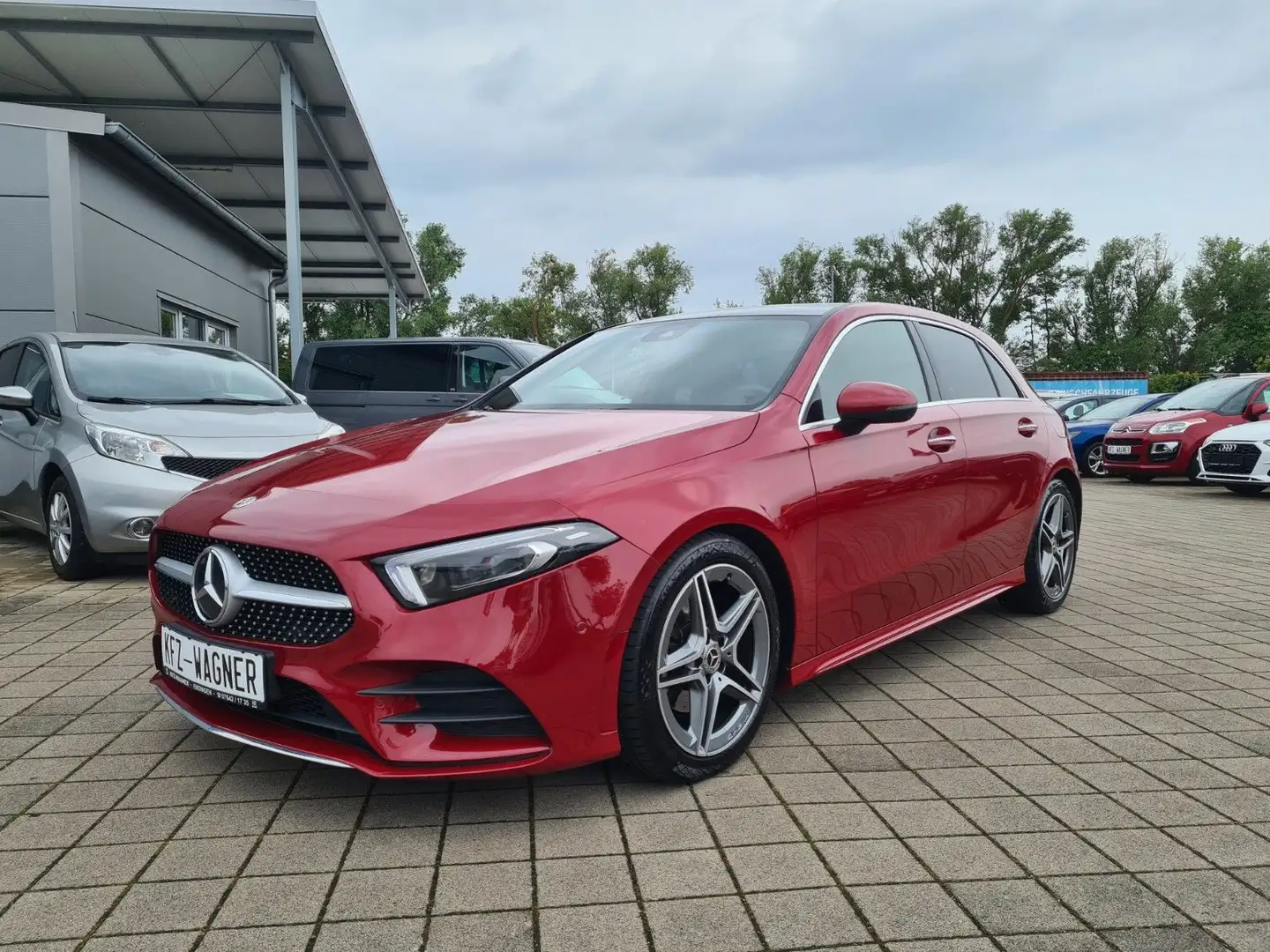 Mercedes-Benz A 200 A200 2.0D-AMG PAKET PREMIUM+ LED KAMERA AHK PANO Rouge - 1
