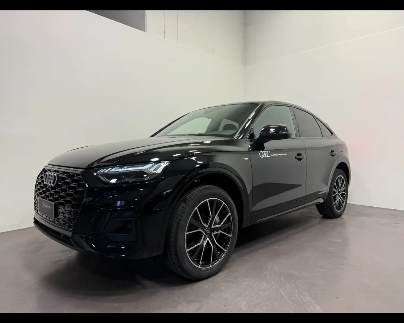 Audi Q5 SPORTBACK 50 TFSIe PHEV QUATTRO S-TRONIC S-LINE PL Zwart - 1