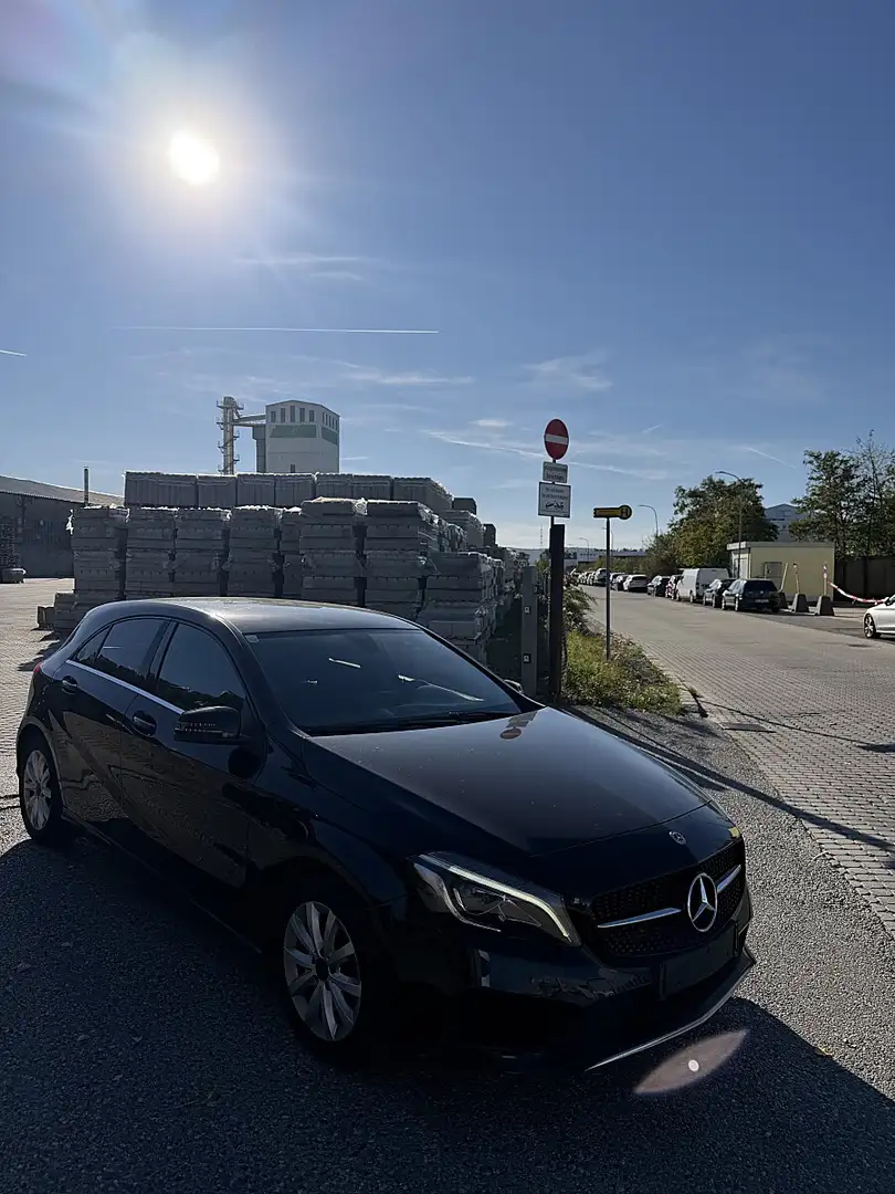 Mercedes-Benz A 160 d Schwarz - 2