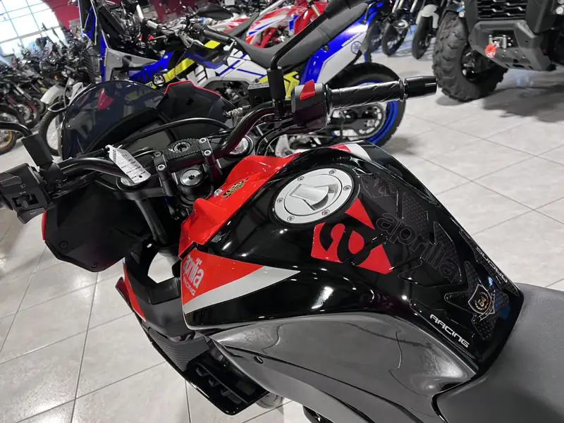 Aprilia Tuono - foto 6