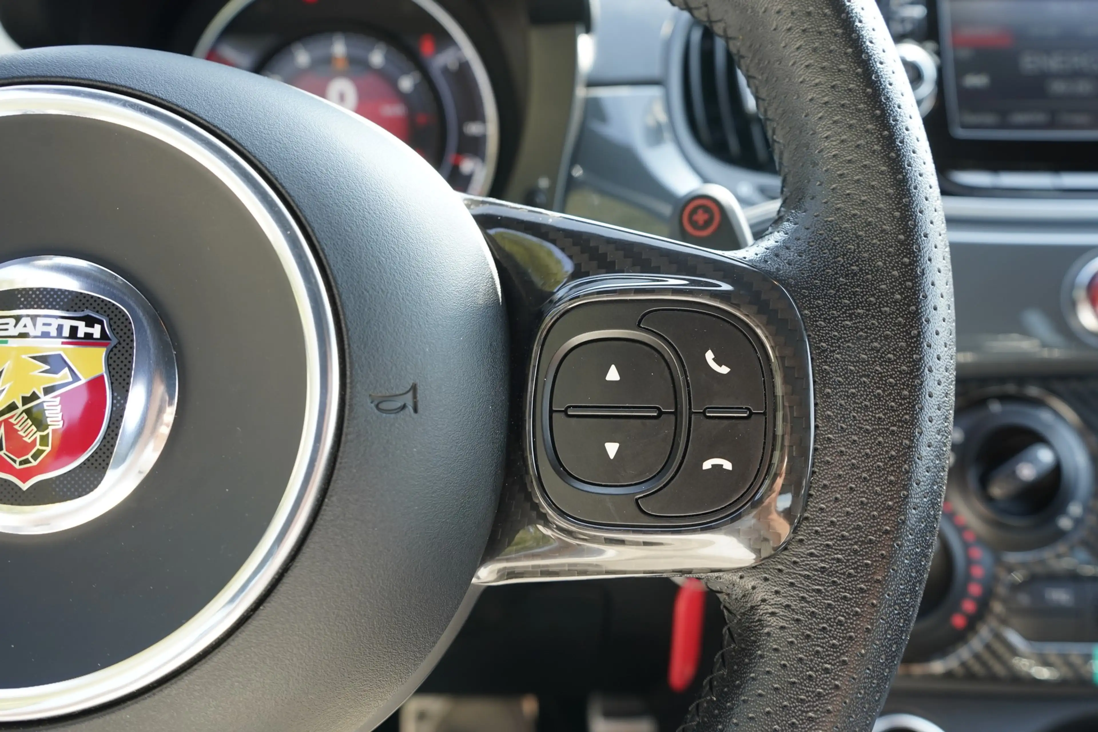 Abarth 595 1.4 Cabrio LED Sportsitze Bluetooth — photo 11