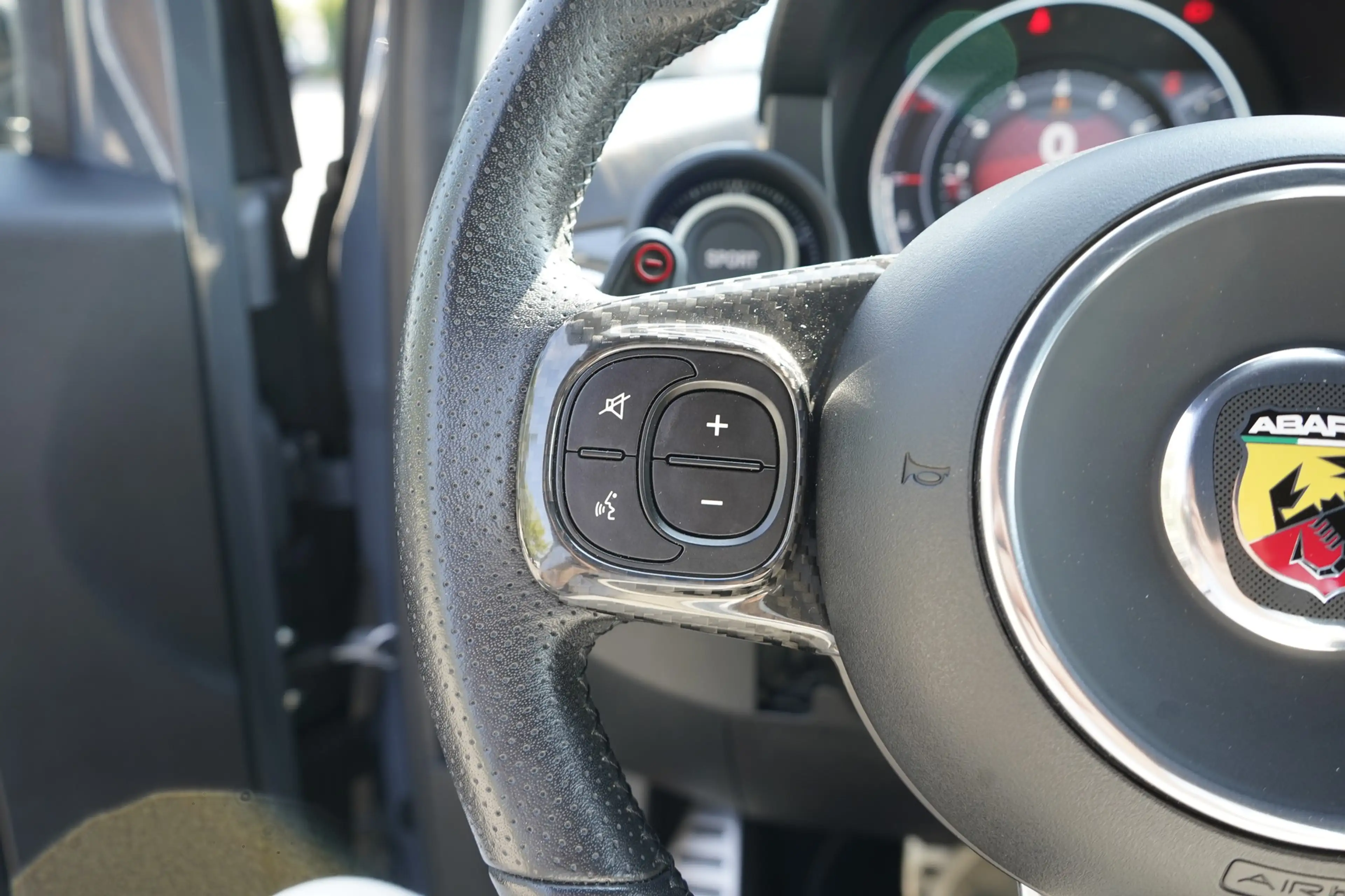 Abarth 595 1.4 Cabrio LED Sportsitze Bluetooth — photo 10