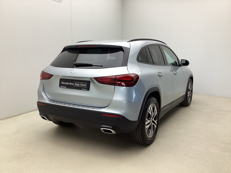 Mercedes-Benz GLA 180 GLA 180 Prog Adv Plus Multibeam Distr Spur Night — photo 4