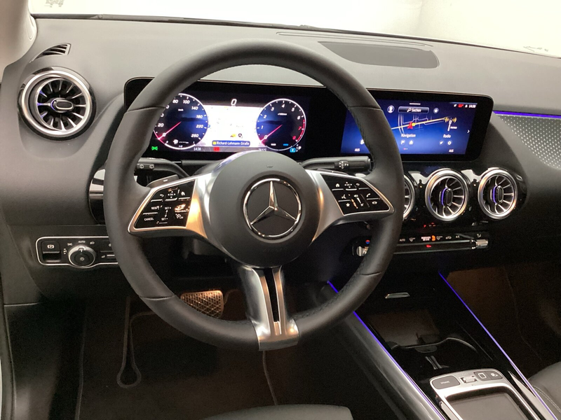Mercedes-Benz GLA 180 GLA 180 Prog Adv Plus Multibeam Distr Spur Night — photo 13