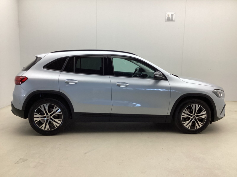 Mercedes-Benz GLA 180 GLA 180 Prog Adv Plus Multibeam Distr Spur Night — photo 8
