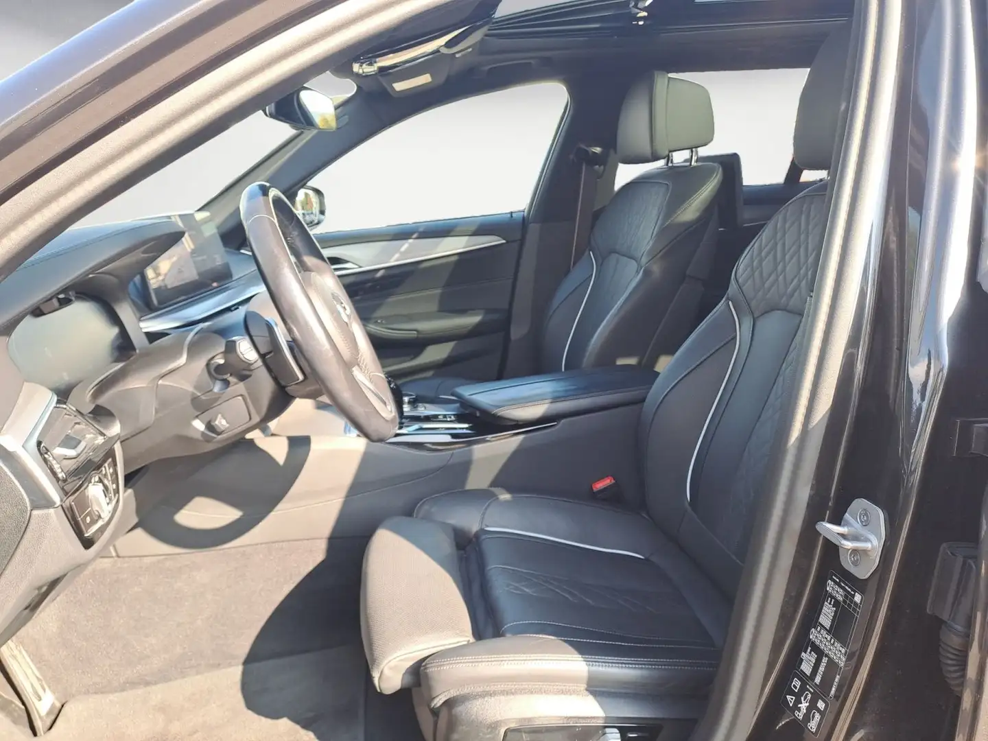 BMW 540 d xDrive Touring M Sport Vollausstattung! Grau - 2