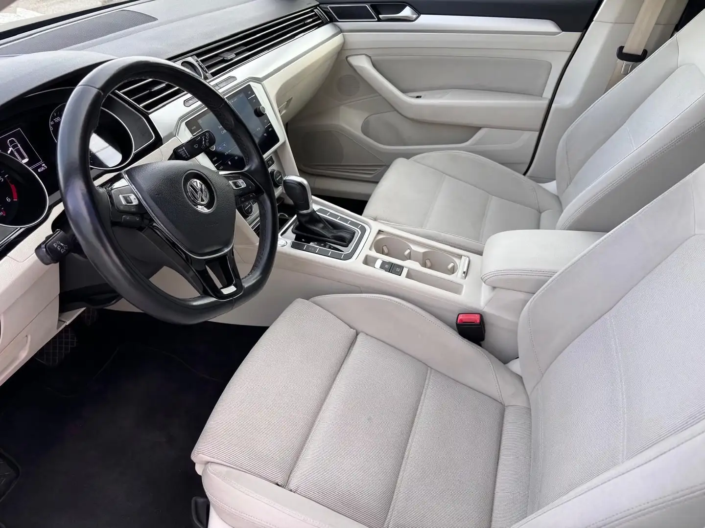 Volkswagen Passat Variant 2.0 tdi Executive 150cv dsg 7m - 2