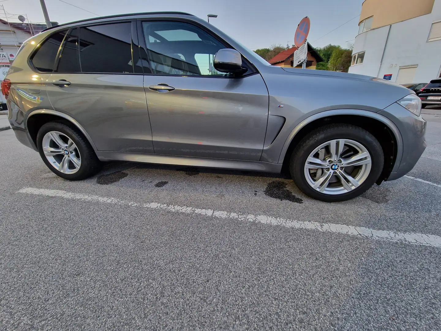 BMW X5 X5 xDrive50i V8 Biturbo F15 Softclose/Standheizung/Panorama/HUD/AHK Grau - 2