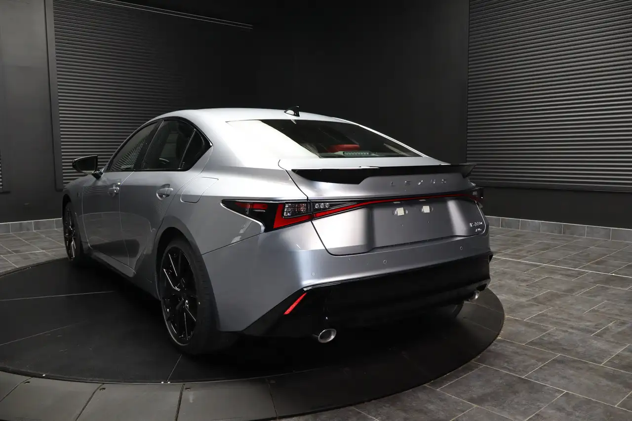 Lexus IS снимка Lexus IS