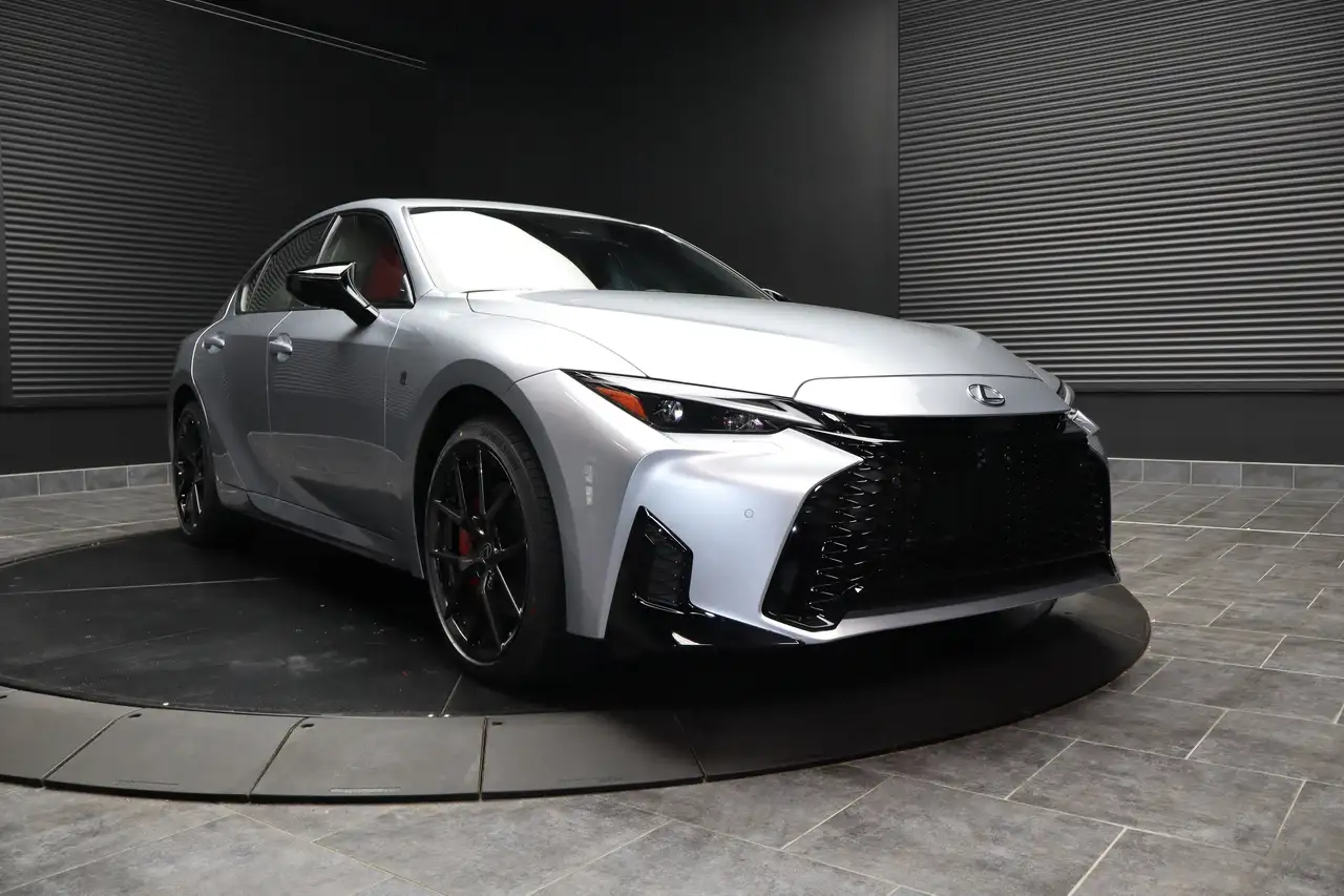 Lexus IS снимка Lexus IS