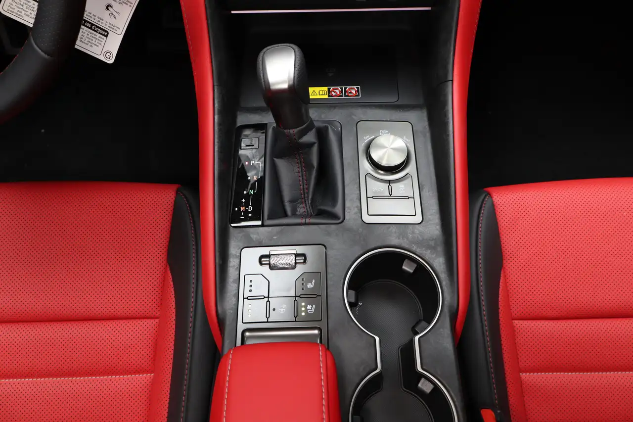 Lexus IS снимка Lexus IS