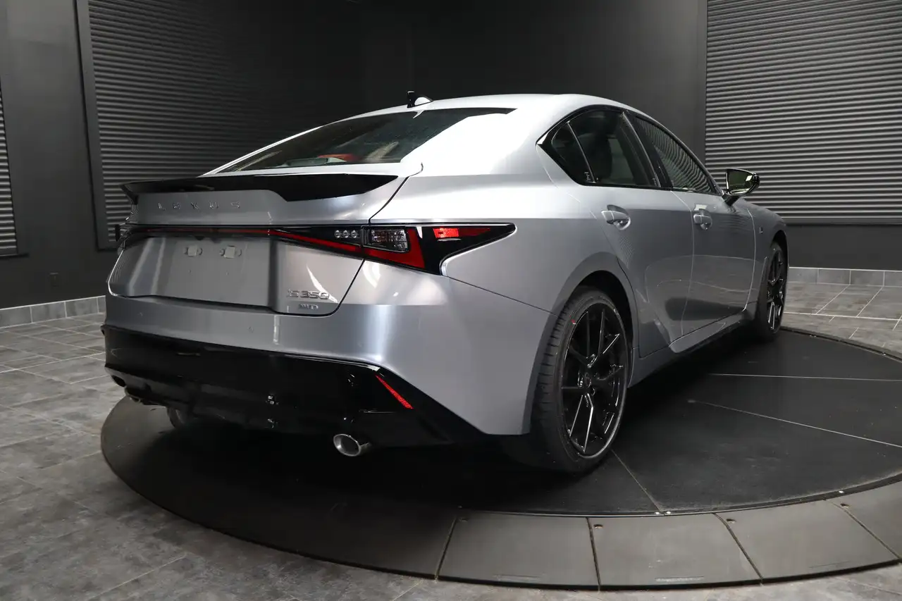 Lexus IS снимка Lexus IS