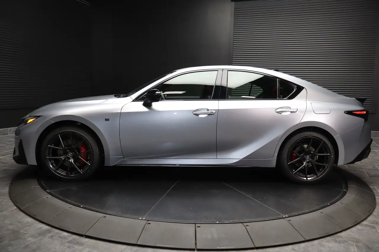 Lexus IS снимка Lexus IS