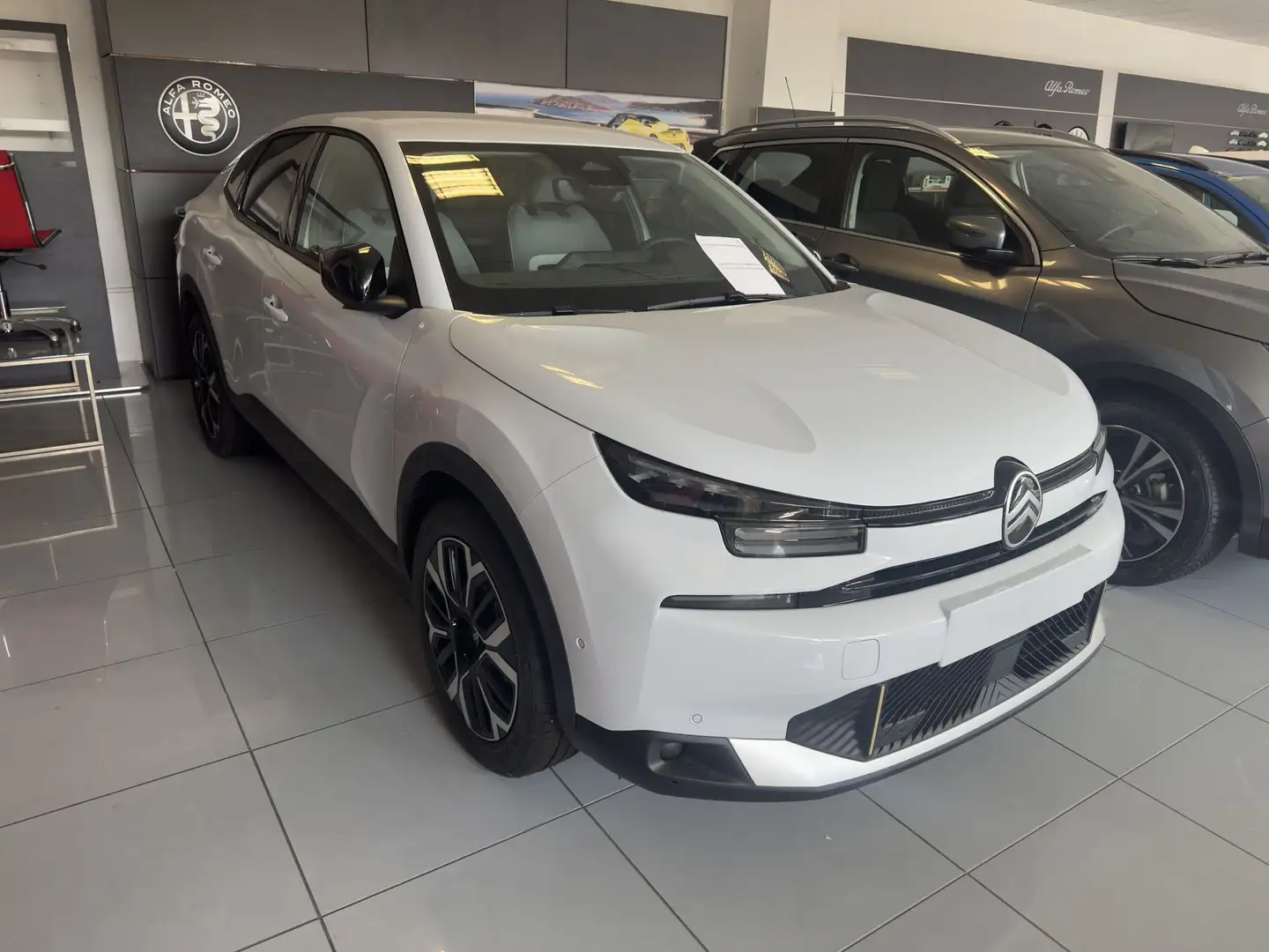 Citroen C4 X Hybrid 145 e-DCS6 Max - 2