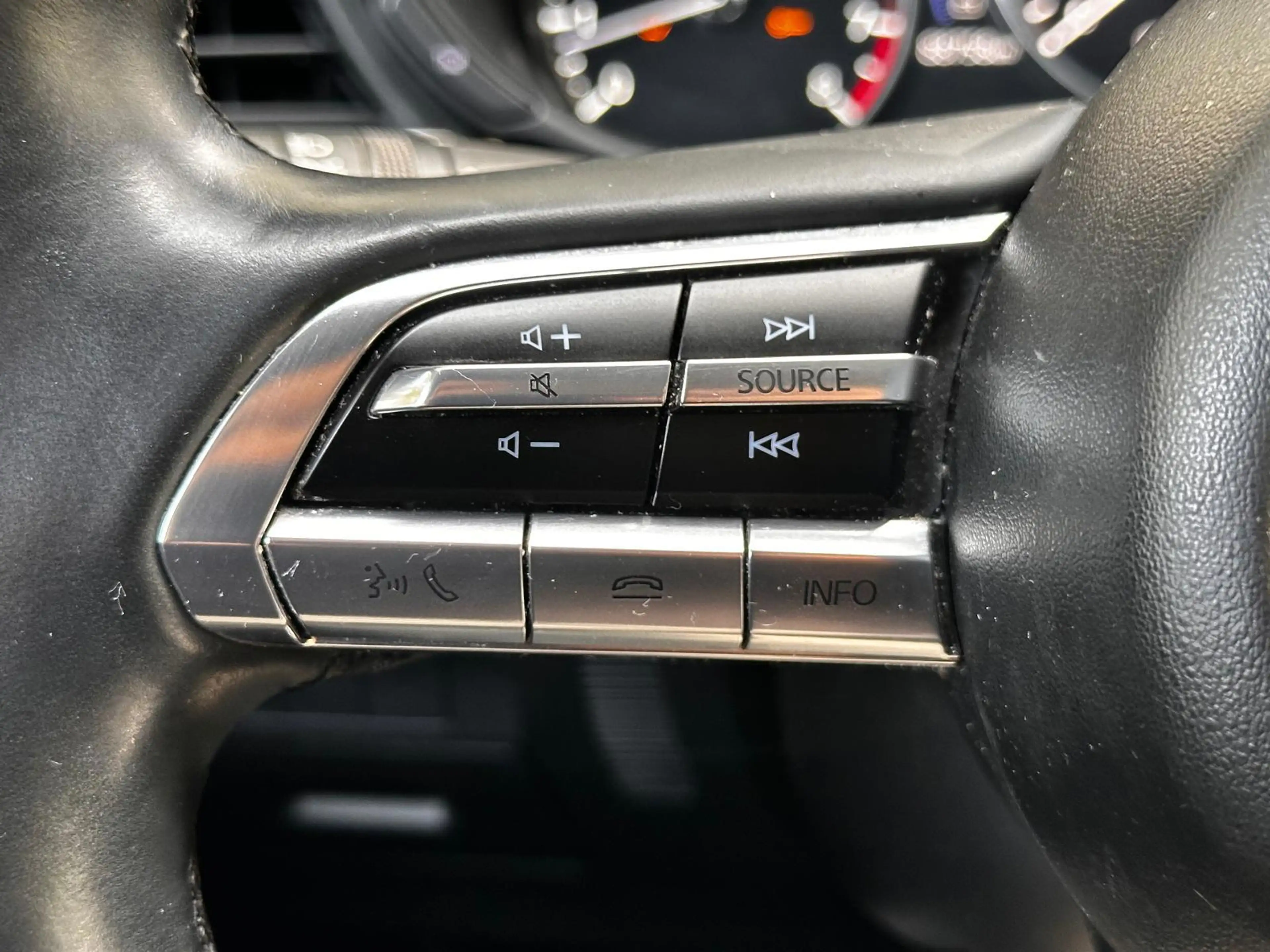 Mazda CX-30 2.0 e-SkyActiv-X M Hybrid Comfort — photo 10