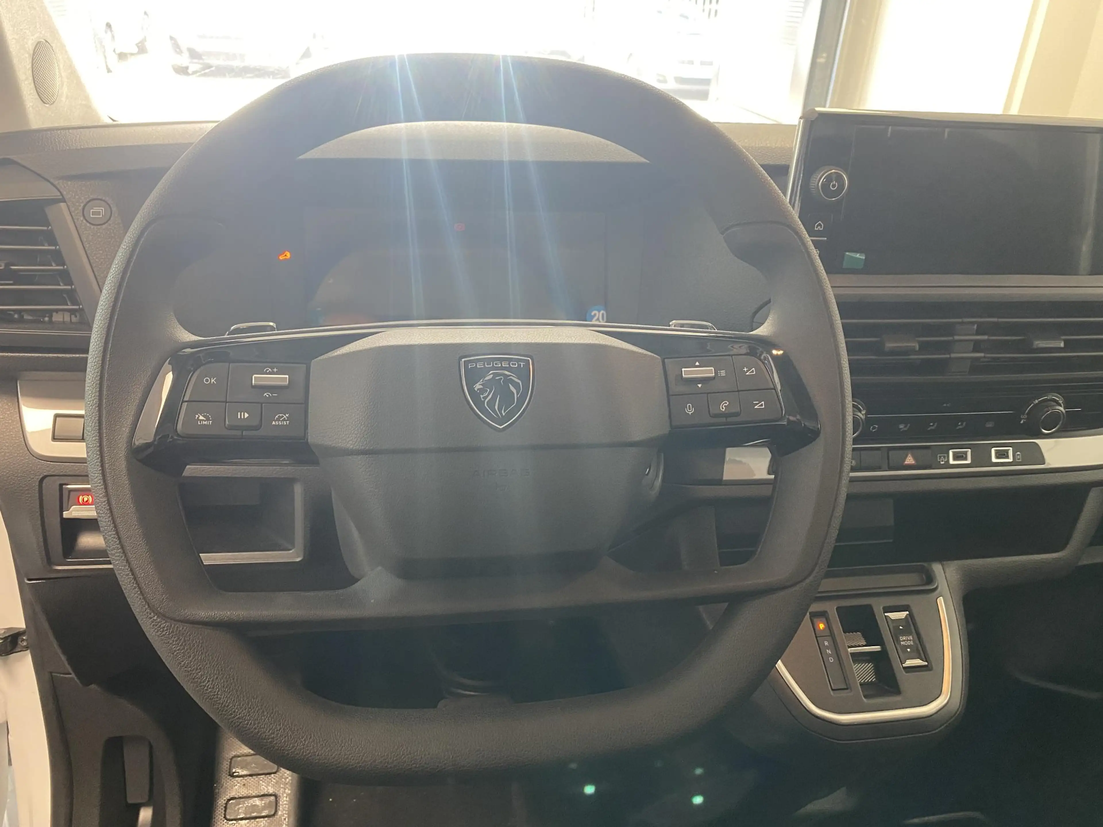 Peugeot e-Expert EV L2 75 kWh | Navigatie | dodehoek detectie | cru — photo 8