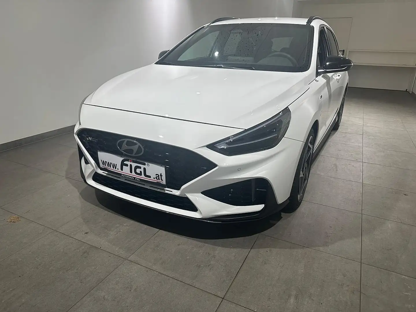 Hyundai i30 Kombi 1,5 TGDI 48V N-Line DCT Weiß - 1