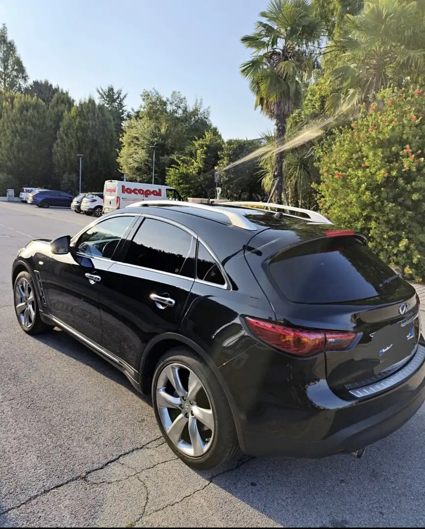 Infiniti QX70 2016 Infiniti qx70 premium s bose limited edition Чорний - 1
