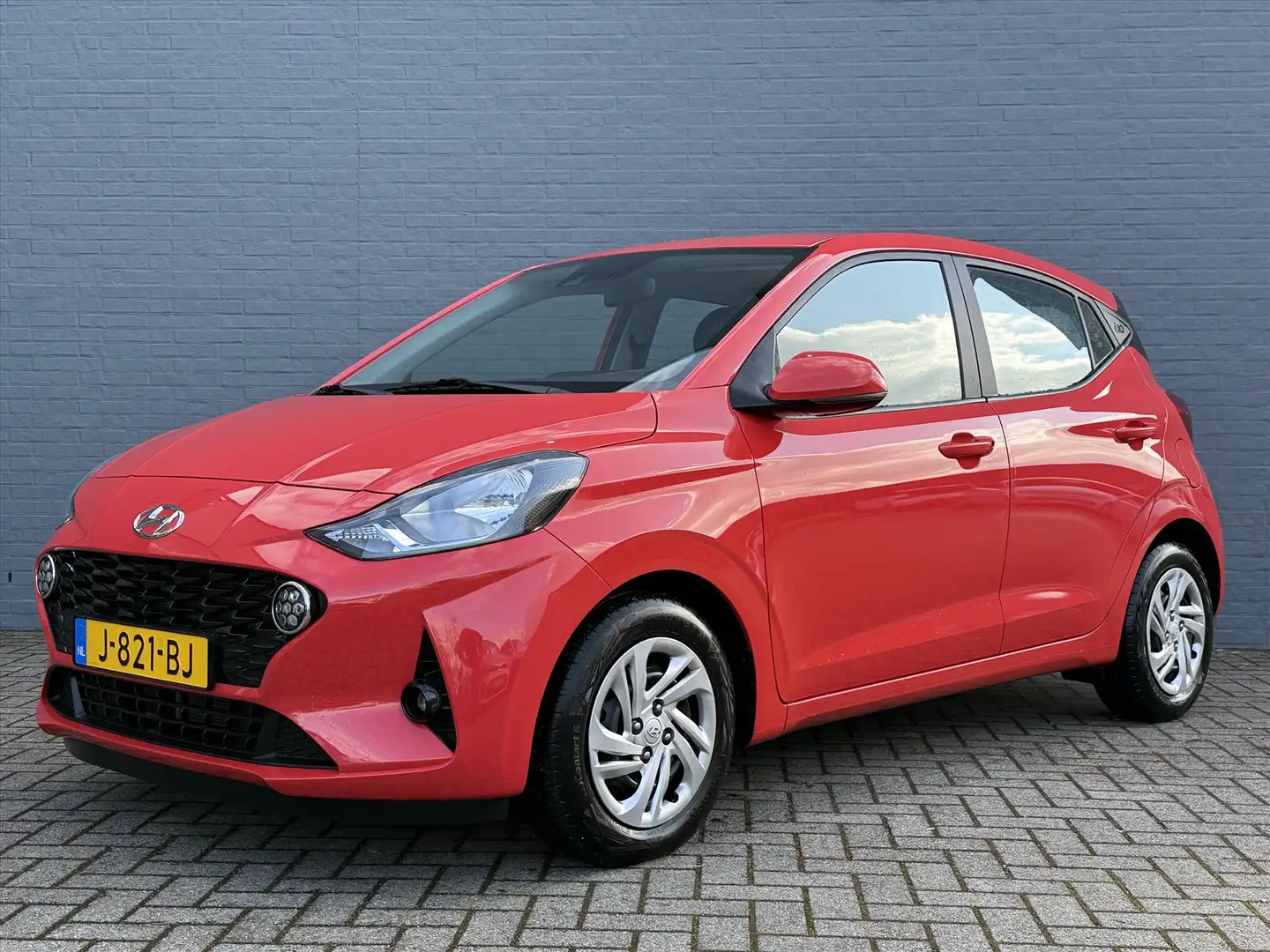 Hyundai i10 1.0i 67pk Comfort | Apple Carplay Android Auto | A Rood - 2