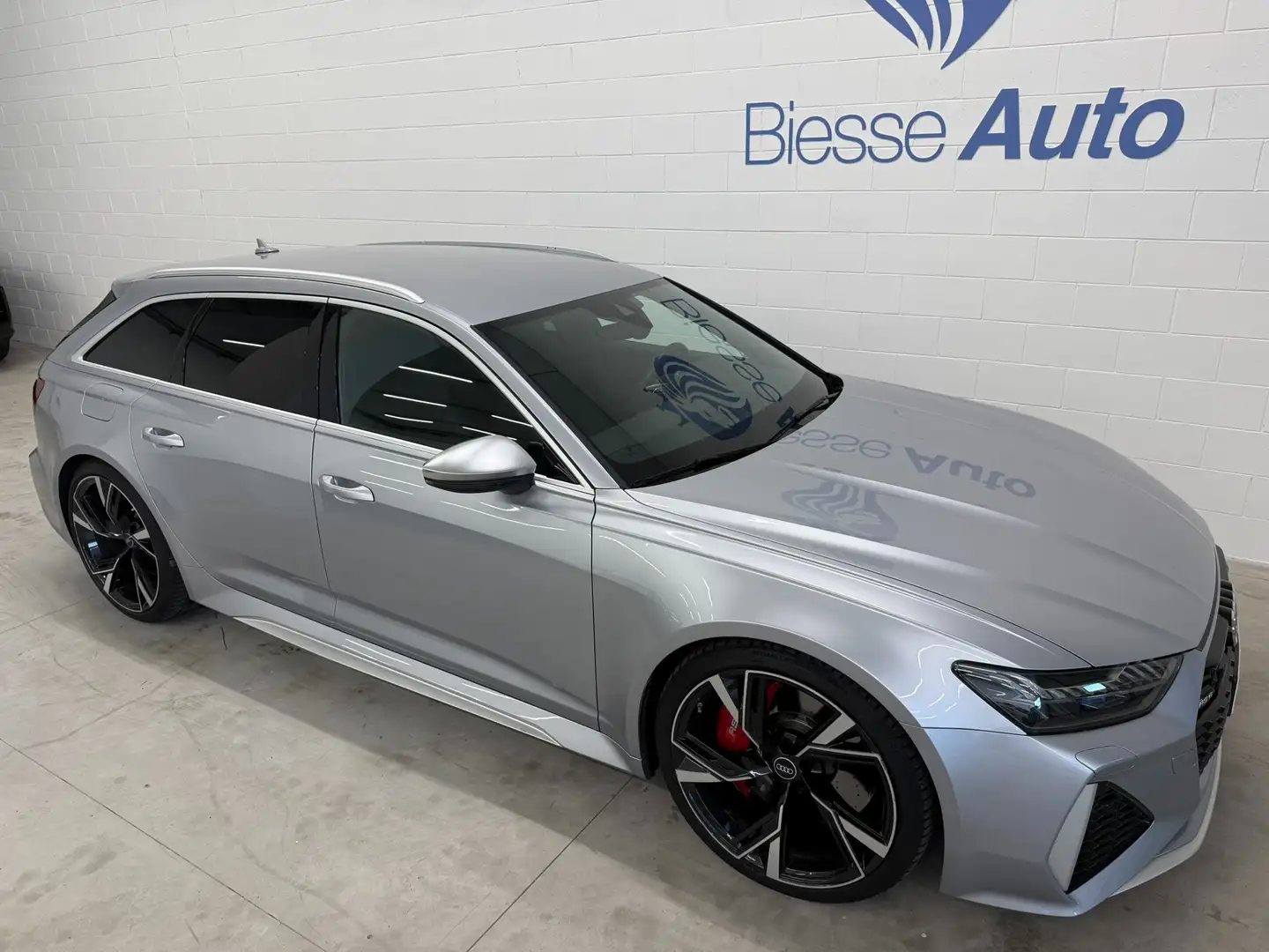 Audi RS6 RS6 Avant 4.0 TFSI Quattro Tiptronic Stříbrná - 2