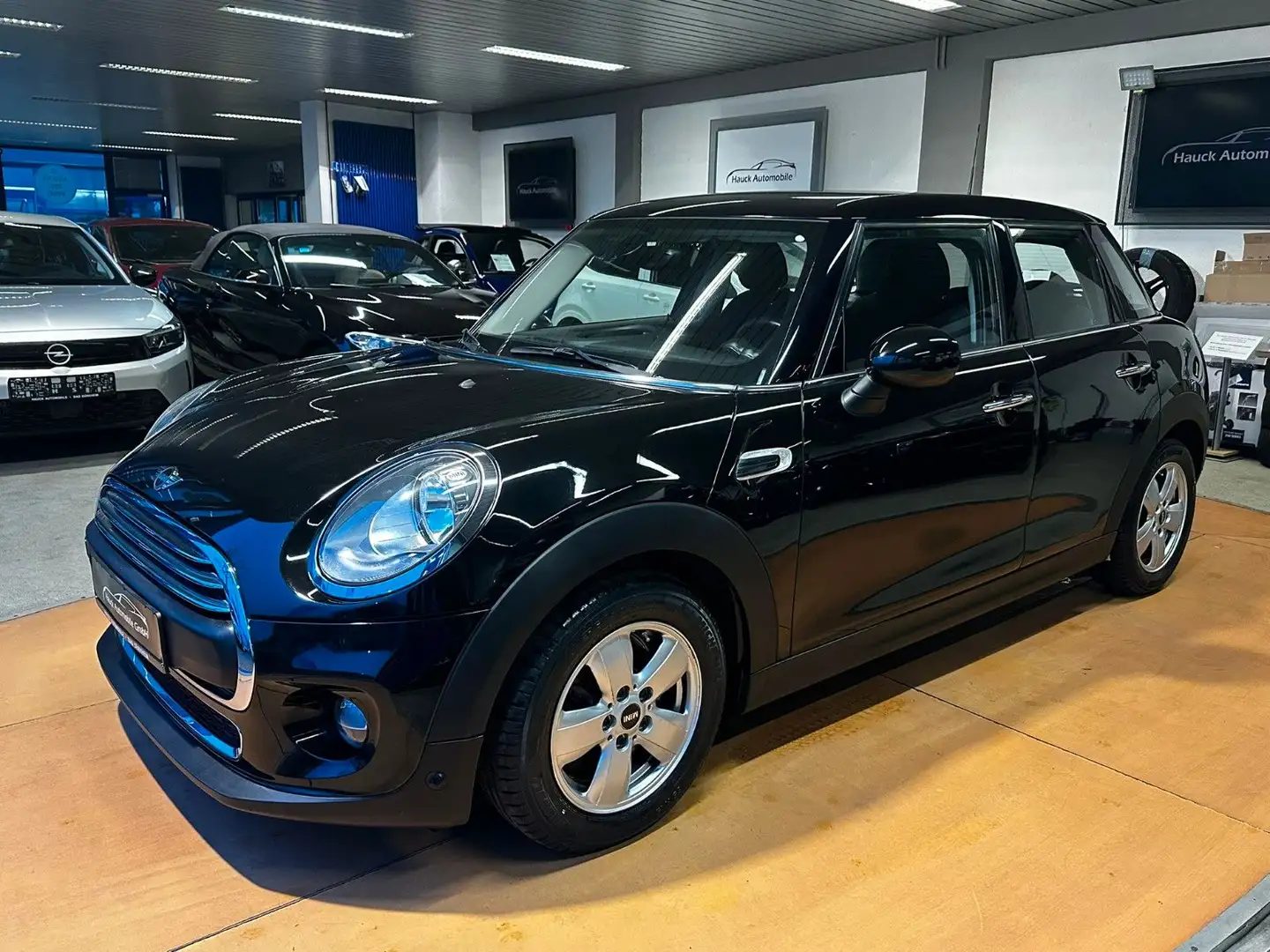 MINI One SHZ/START&STOP/MEDIA-IN/MFL/TEMPOMAT/8-FACH Noir - 1