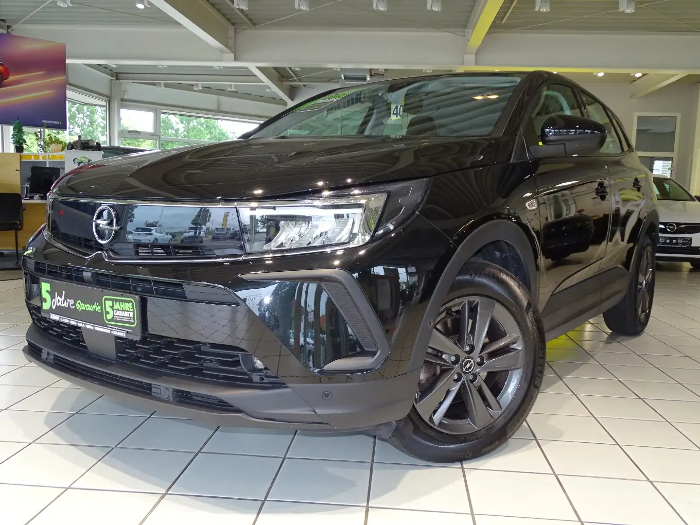 Opel Grandland 1.2Turbo BUSINESS EDITION LED+SHZ+Kam. Nero - 2