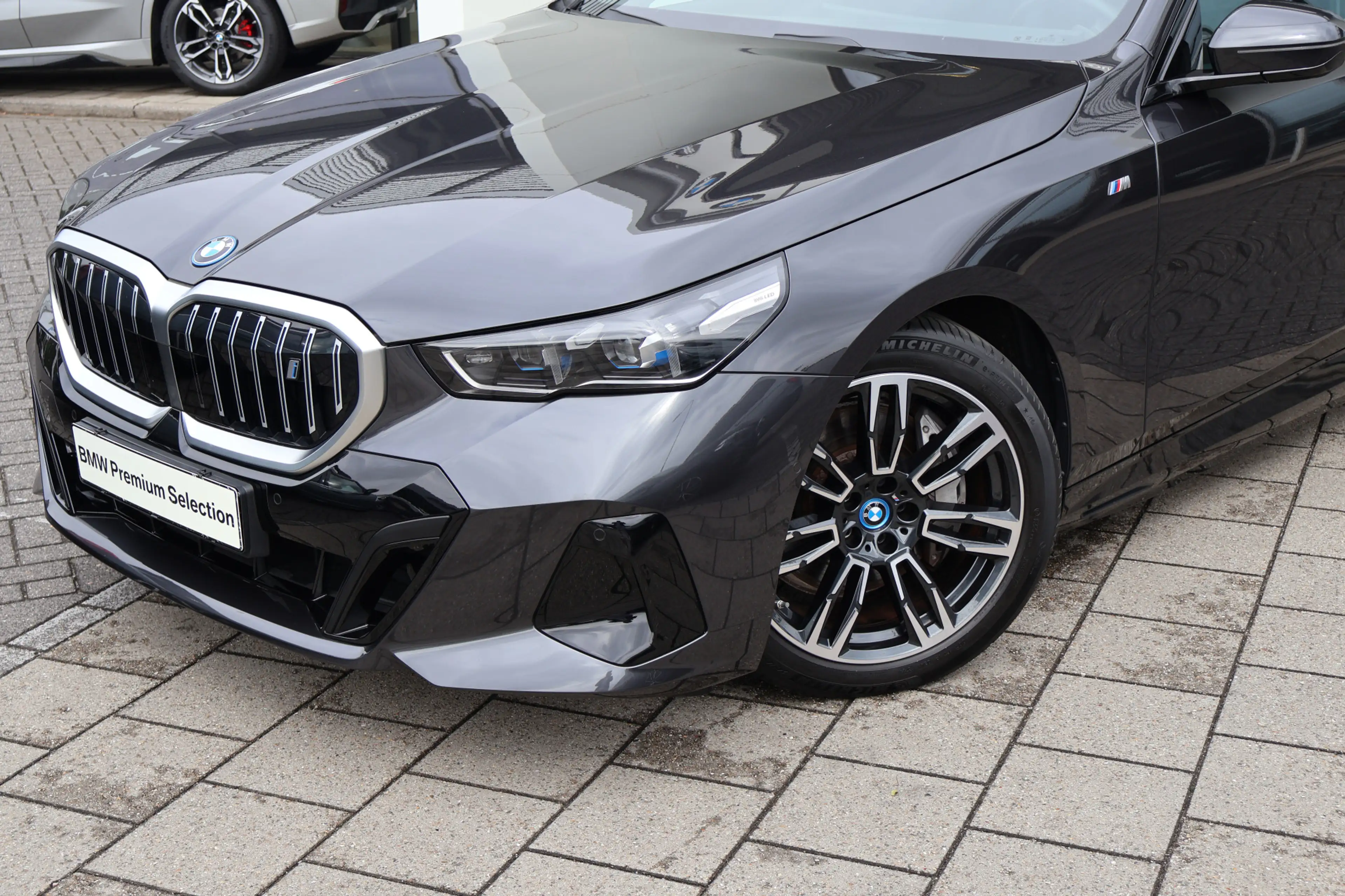 BMW i5 Touring eDrive40 M Sport / Trekhaak / Harman-Kardo — photo 2