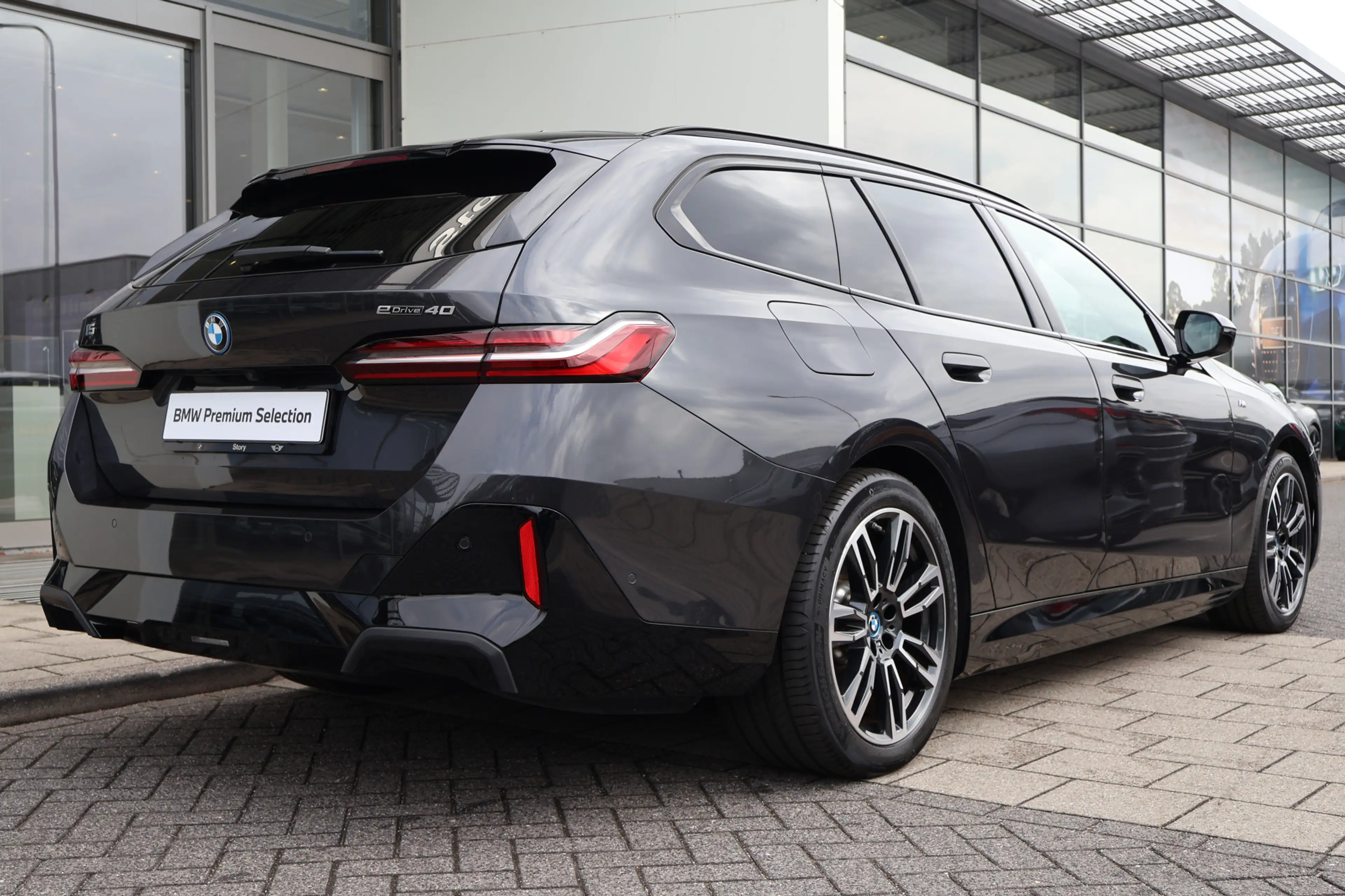 BMW i5 Touring eDrive40 M Sport / Trekhaak / Harman-Kardo — photo 8