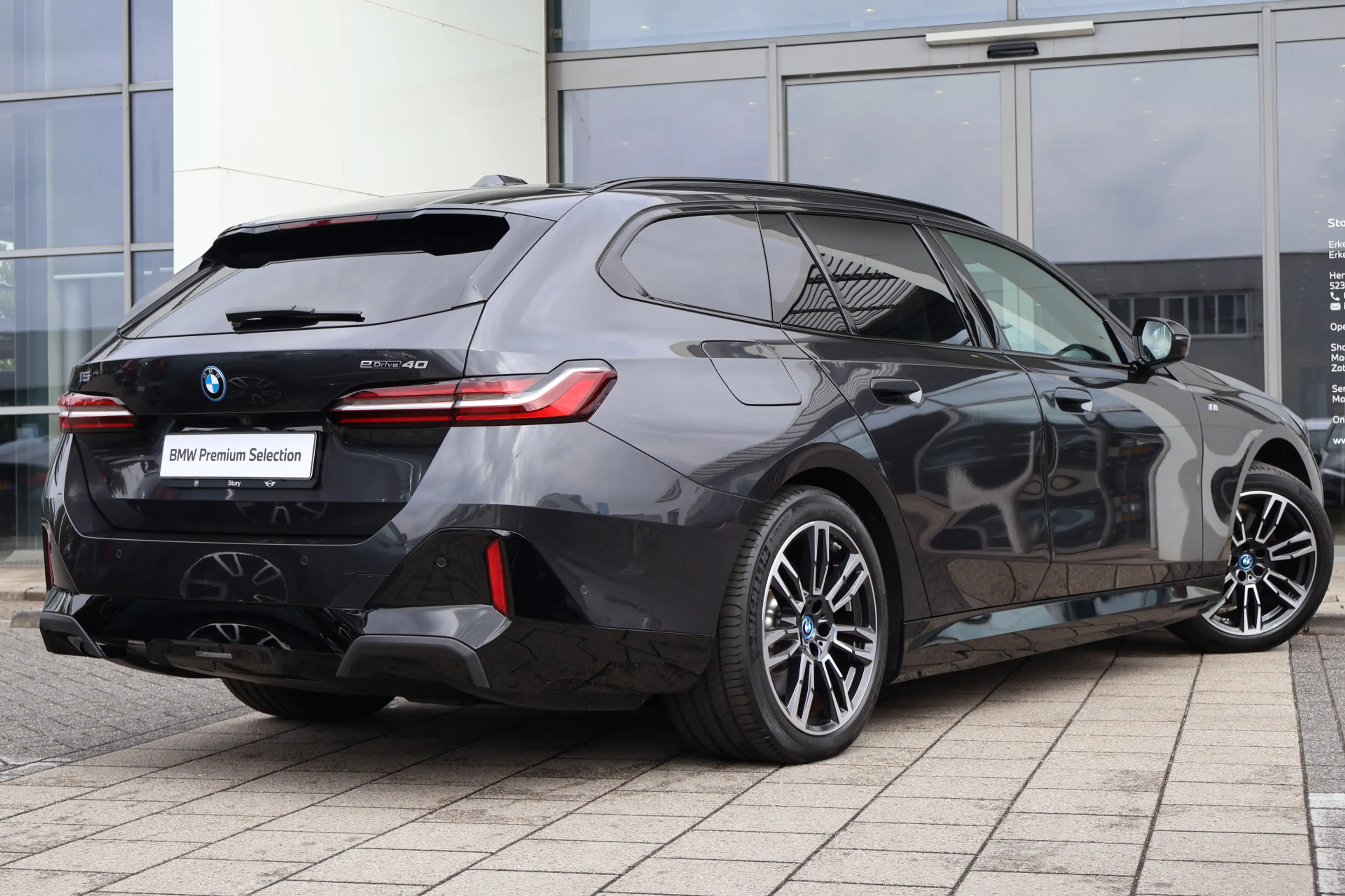 BMW i5 Touring eDrive40 M Sport / Trekhaak / Harman-Kardo — photo 11