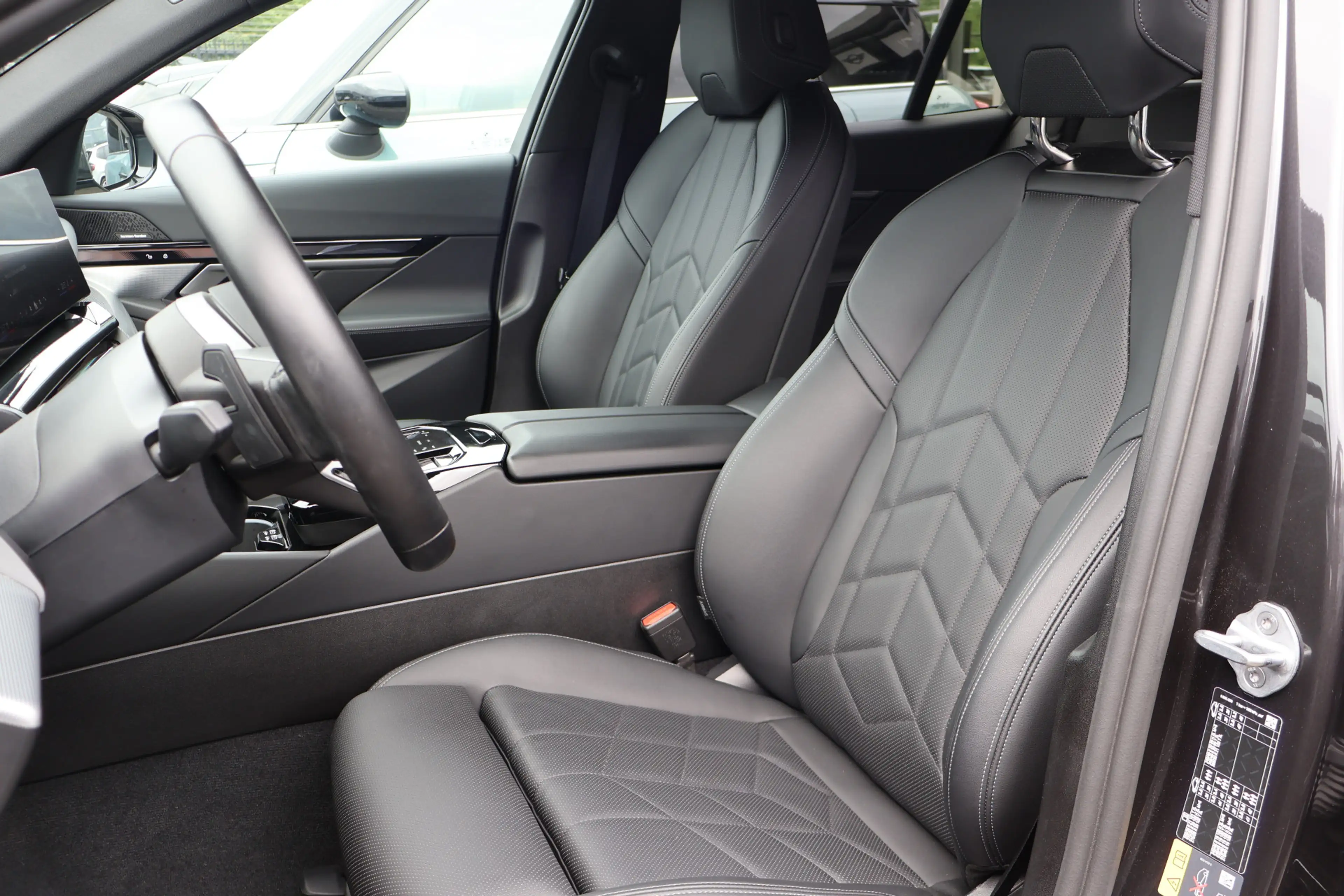 BMW i5 Touring eDrive40 M Sport / Trekhaak / Harman-Kardo — photo 4