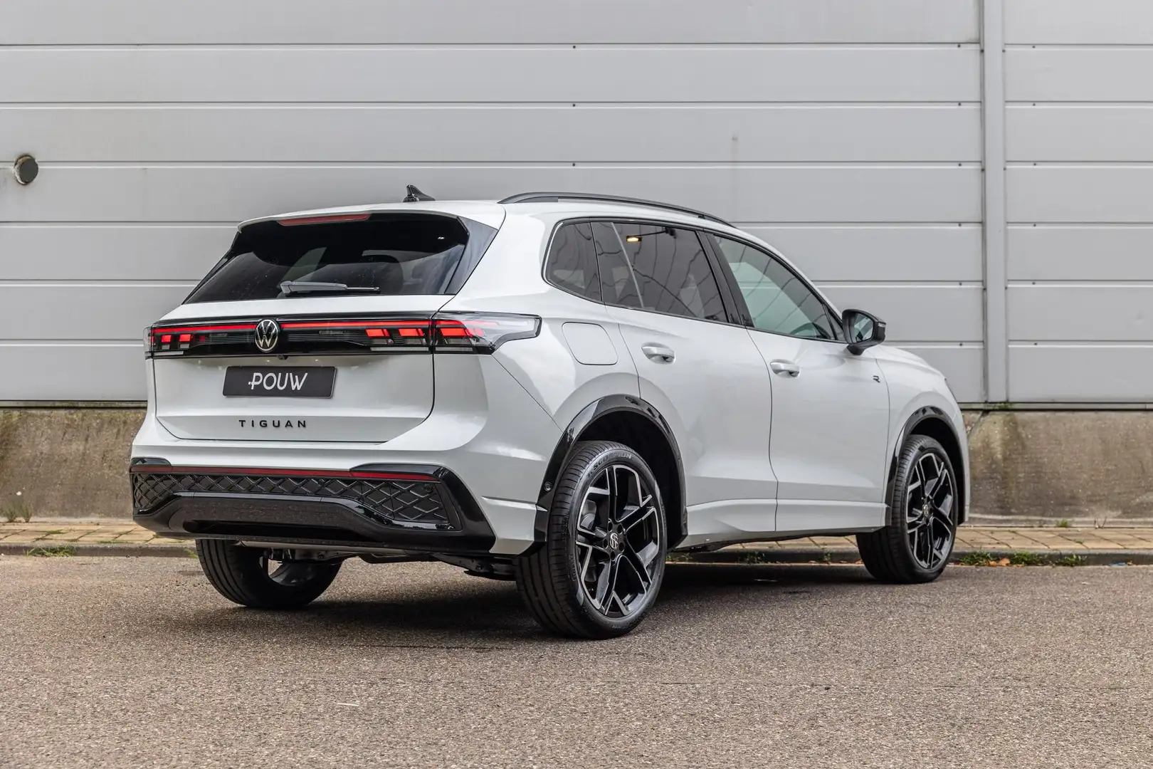 Volkswagen Tiguan 1.5 eHybrid 204pk R-Line Edition | 20" Velgen | Pa Blanco - 2