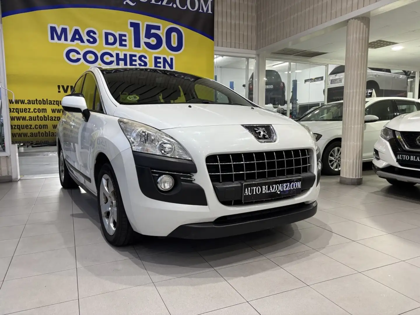 Peugeot 3008 1.6HDI Access 115 Weiß - 1