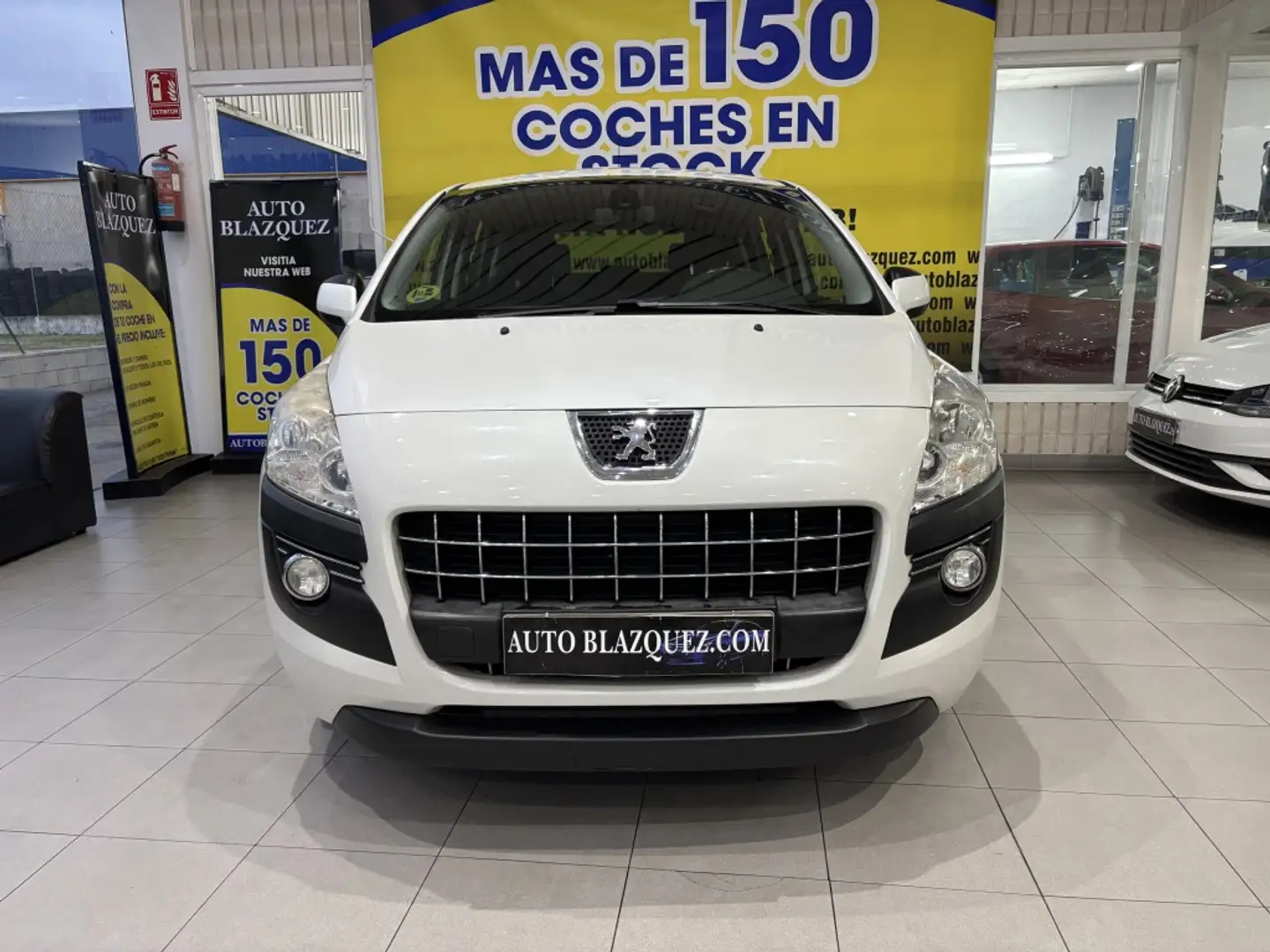 Peugeot 3008 1.6HDI Access 115 Weiß - 2