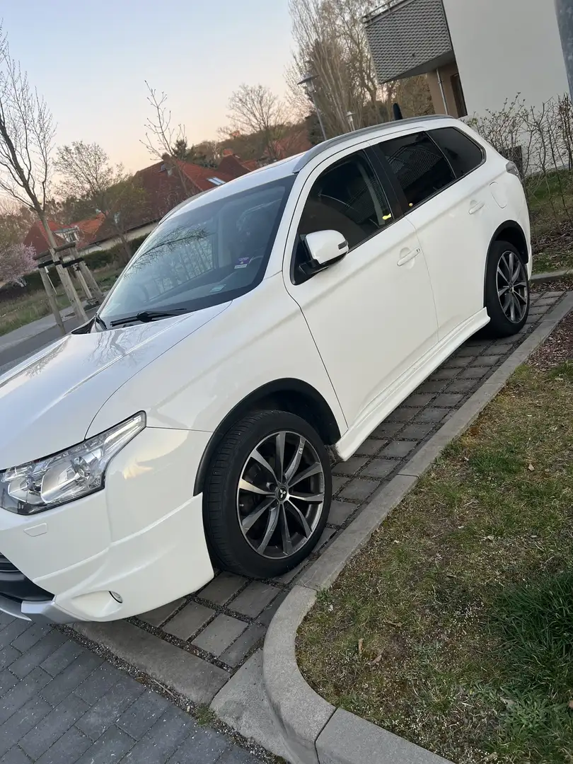 Mitsubishi Outlander 2.2 DI-D 4WD Aut. Diamant Edition - 1