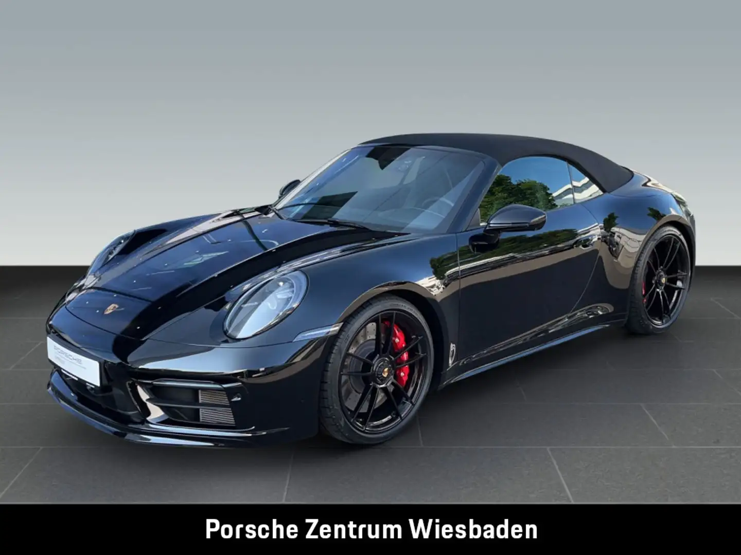 Porsche 992 (911) Carrera 4 GTS Cabriolet Noir - 1